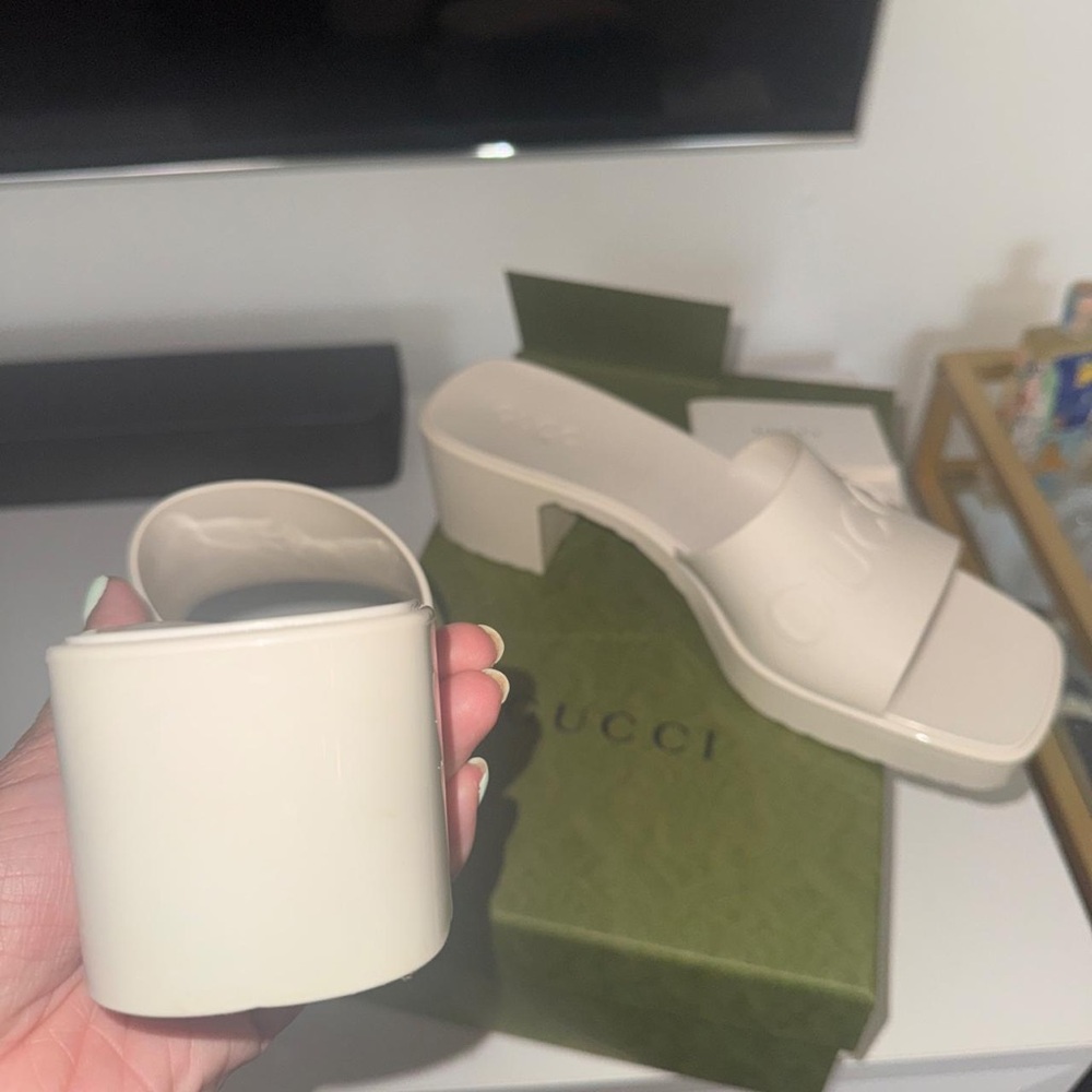 Gucci Women's Beige Mules - Picture 7 of 7